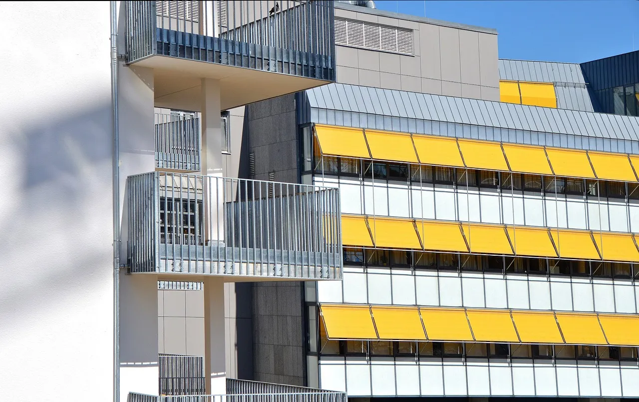 Do awnings really help reduce energy costs in apartments?